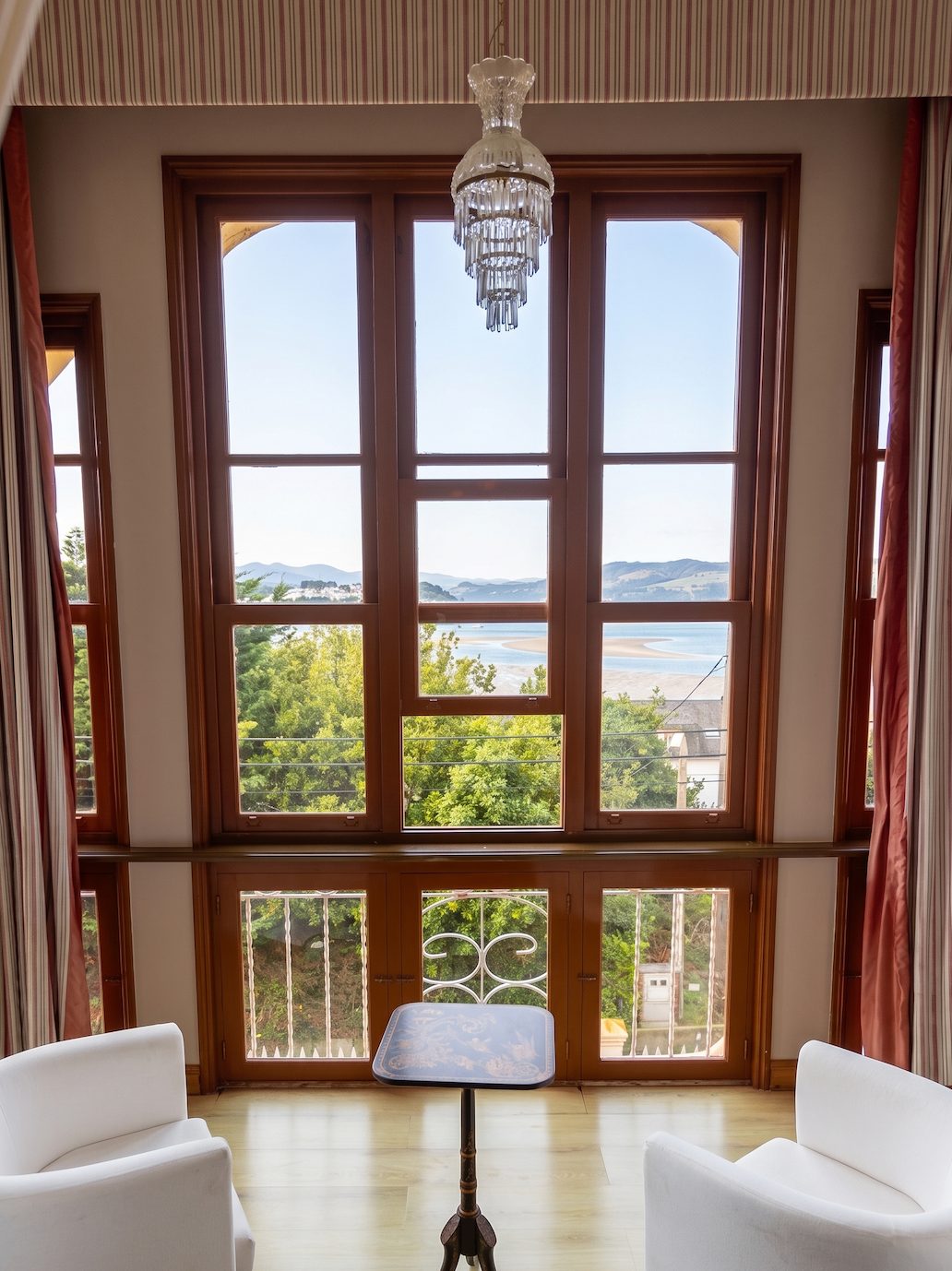 Dormitorio con vistas a la ría