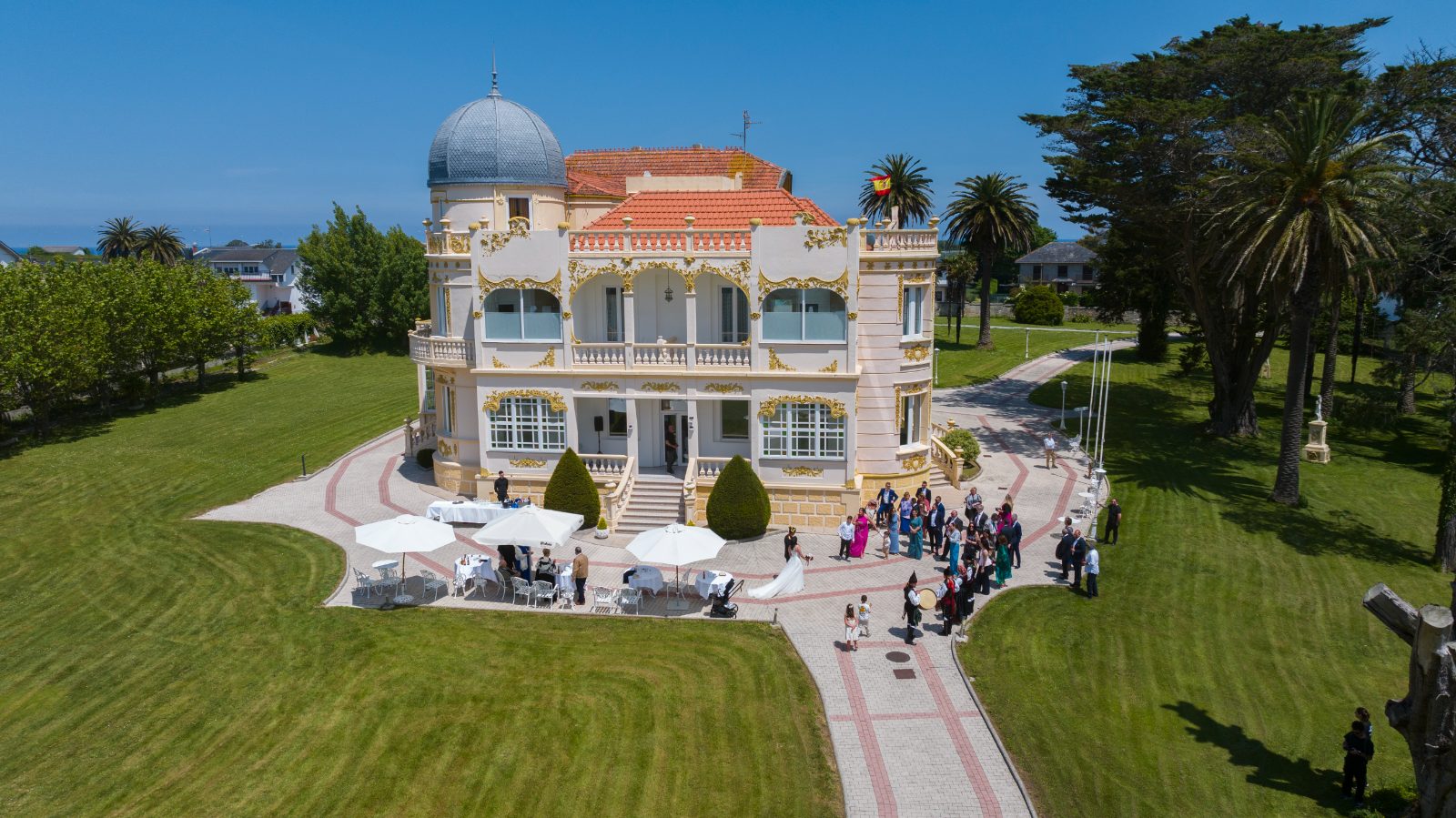 Vista aérea del palacete y jardín